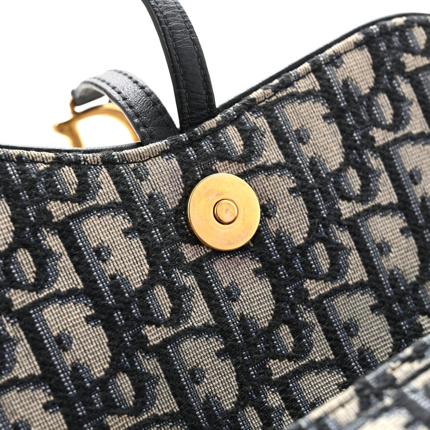 Oblique Saddle Chain Pouch Blue