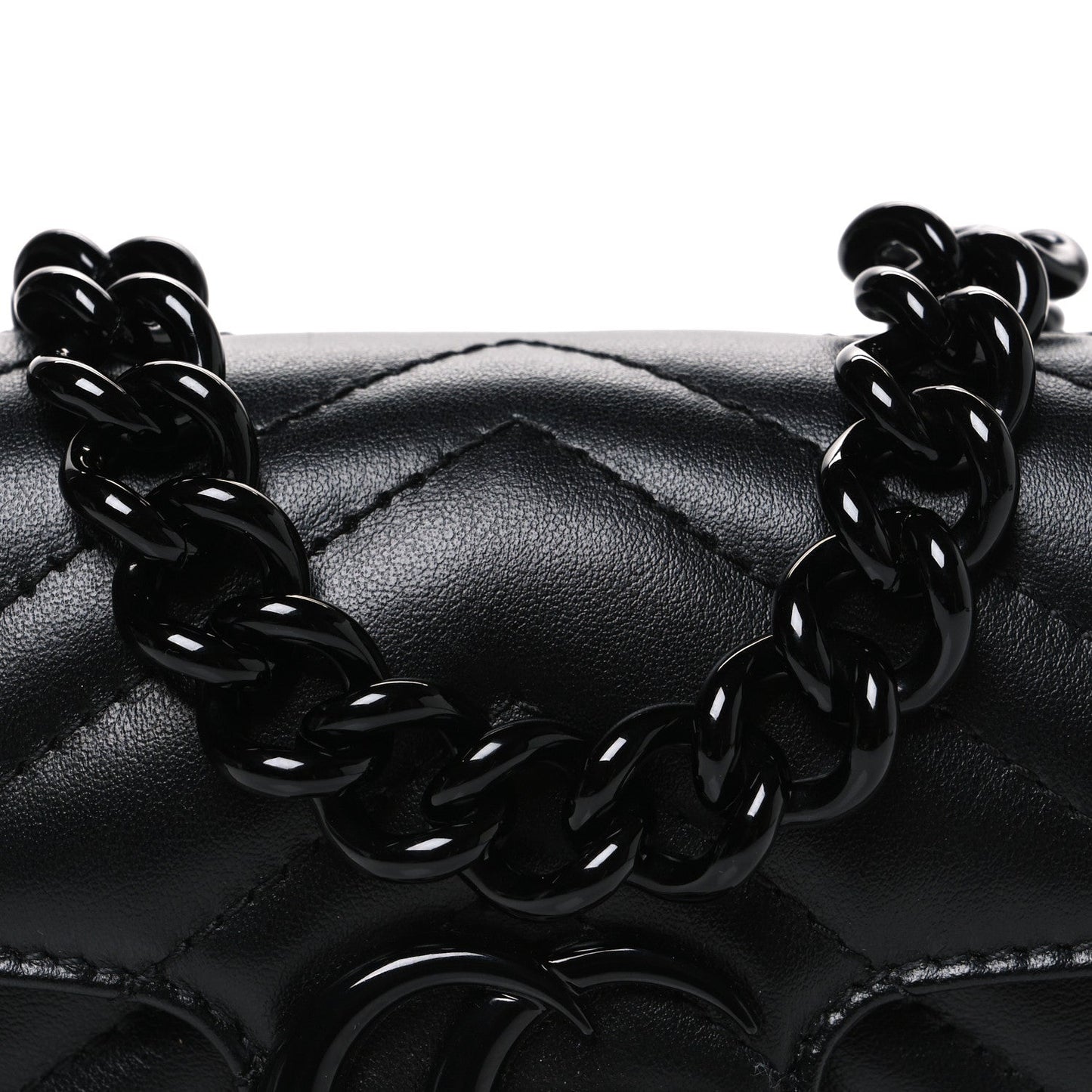 Calfskin Matelasse Monochrome GG Marmont Chain Belt Bag Black