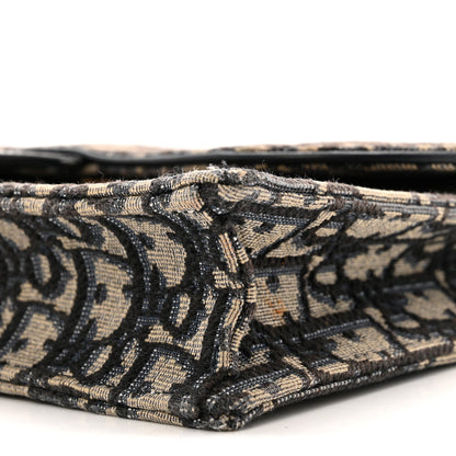 Oblique Saddle Chain Pouch Blue