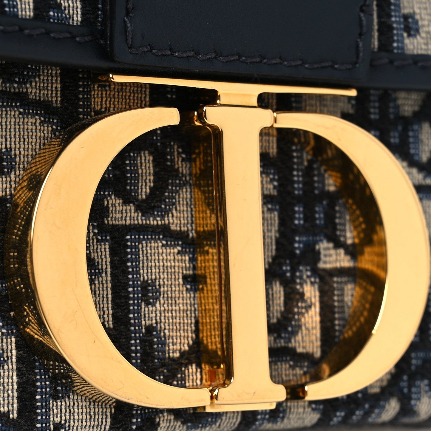 Oblique 30 Montaigne Box Bag Blue