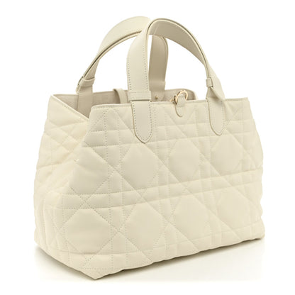 Calfskin Macrocannage Medium Toujours White