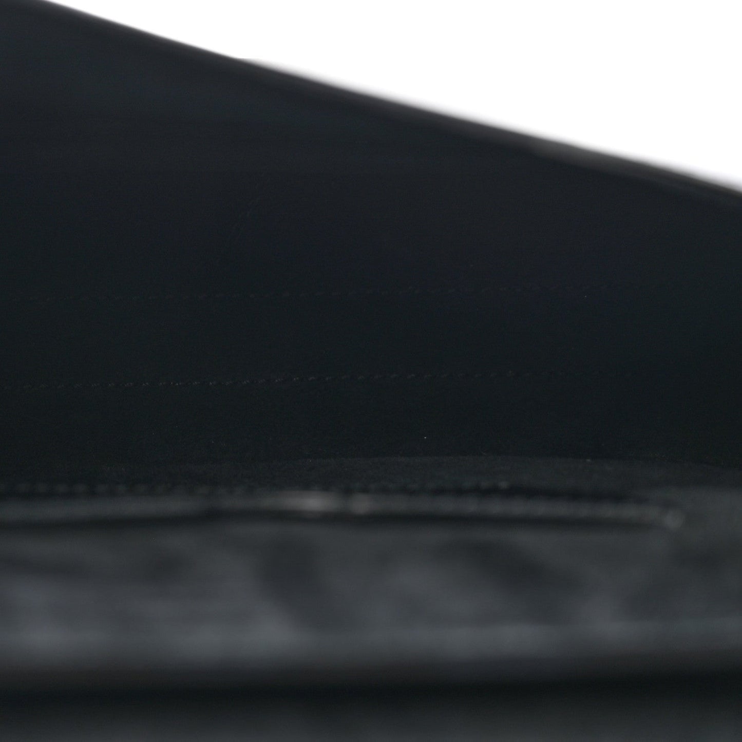 Box Calfskin Medium Bobby Flap Black