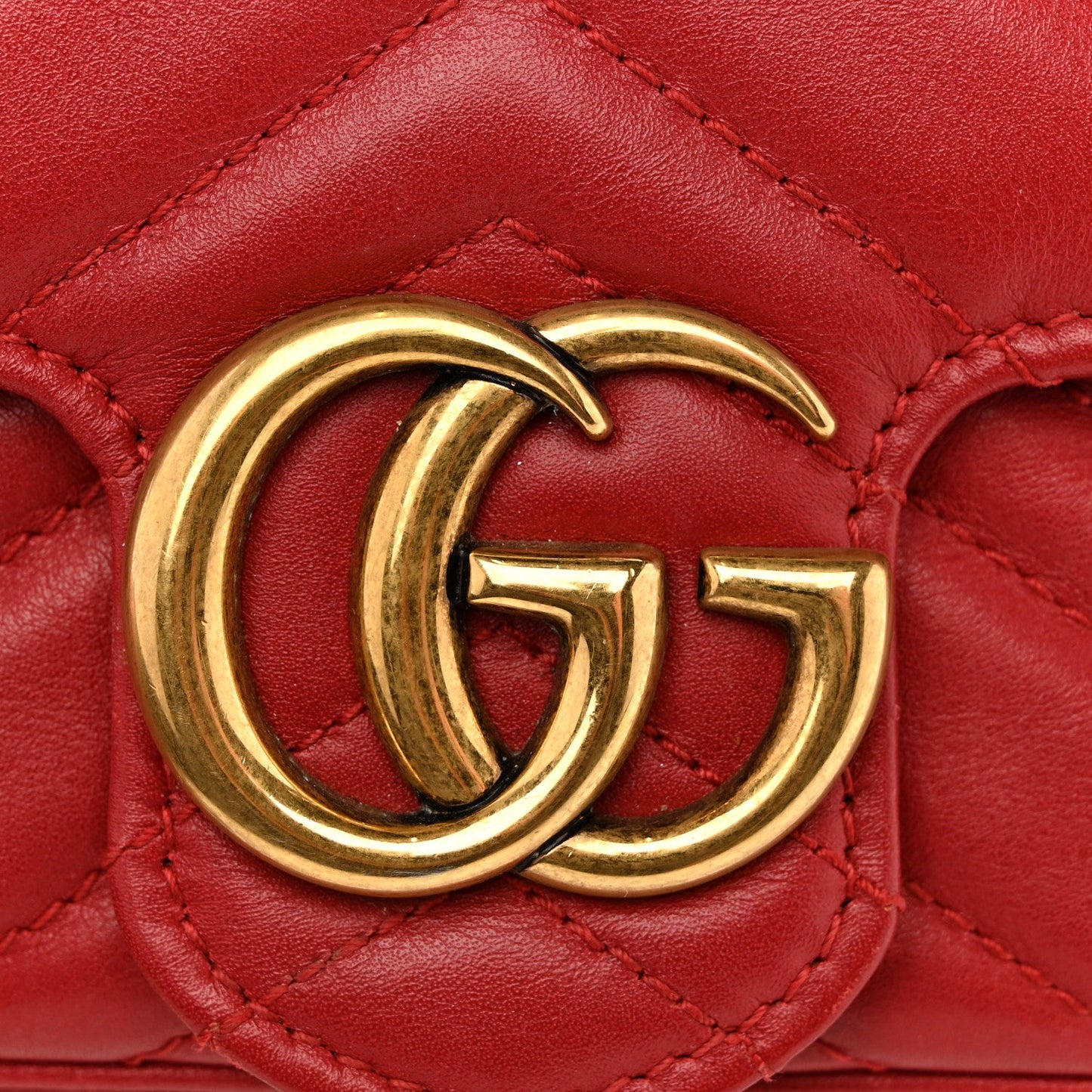 Calfskin Matelasse Super Mini GG Marmont Shoulder Bag Hibiscus Red