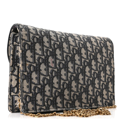 Oblique Saddle Chain Pouch Blue