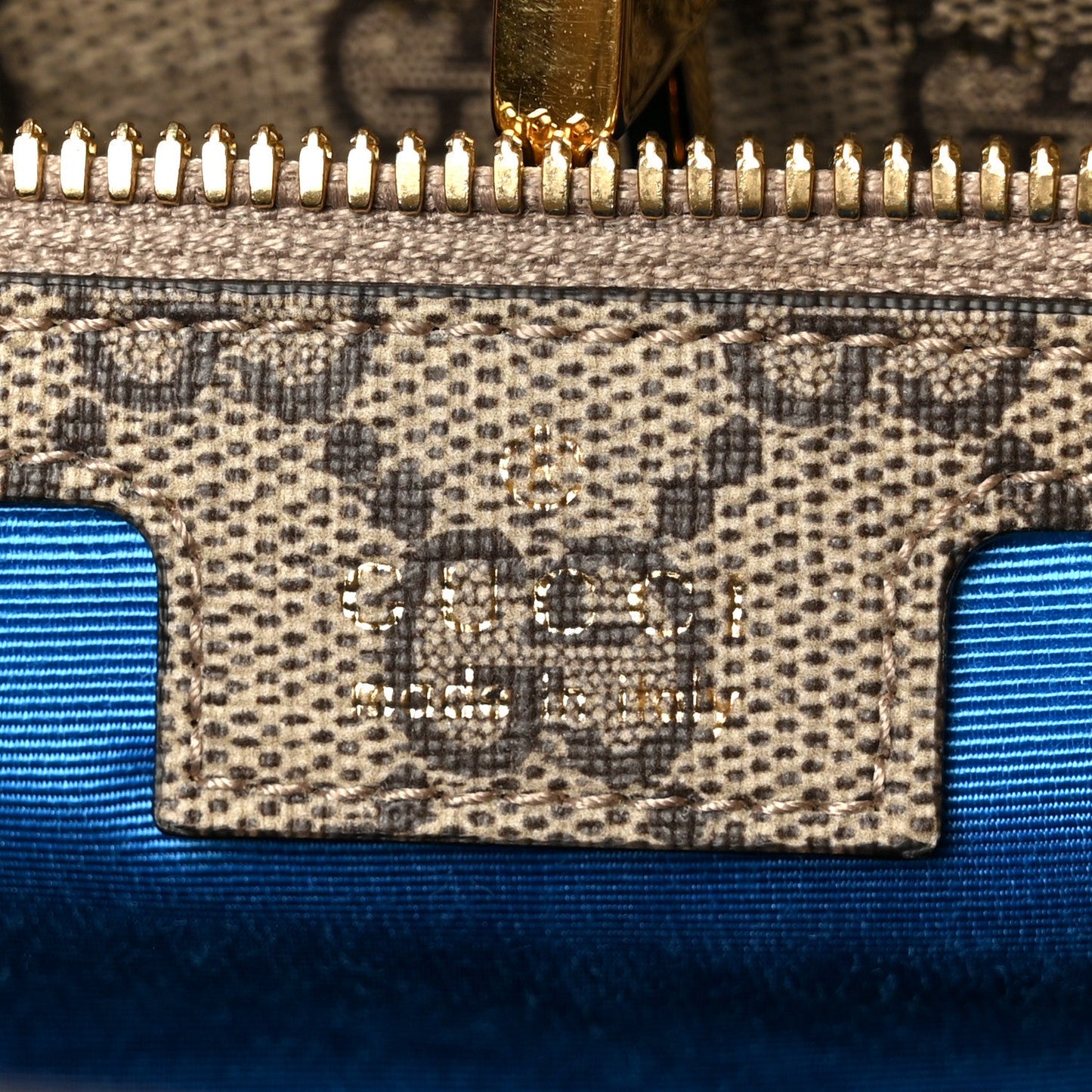 GG Supreme Monogram Exquisite Small Tote Beige Ebony Blue Crop Live Red
