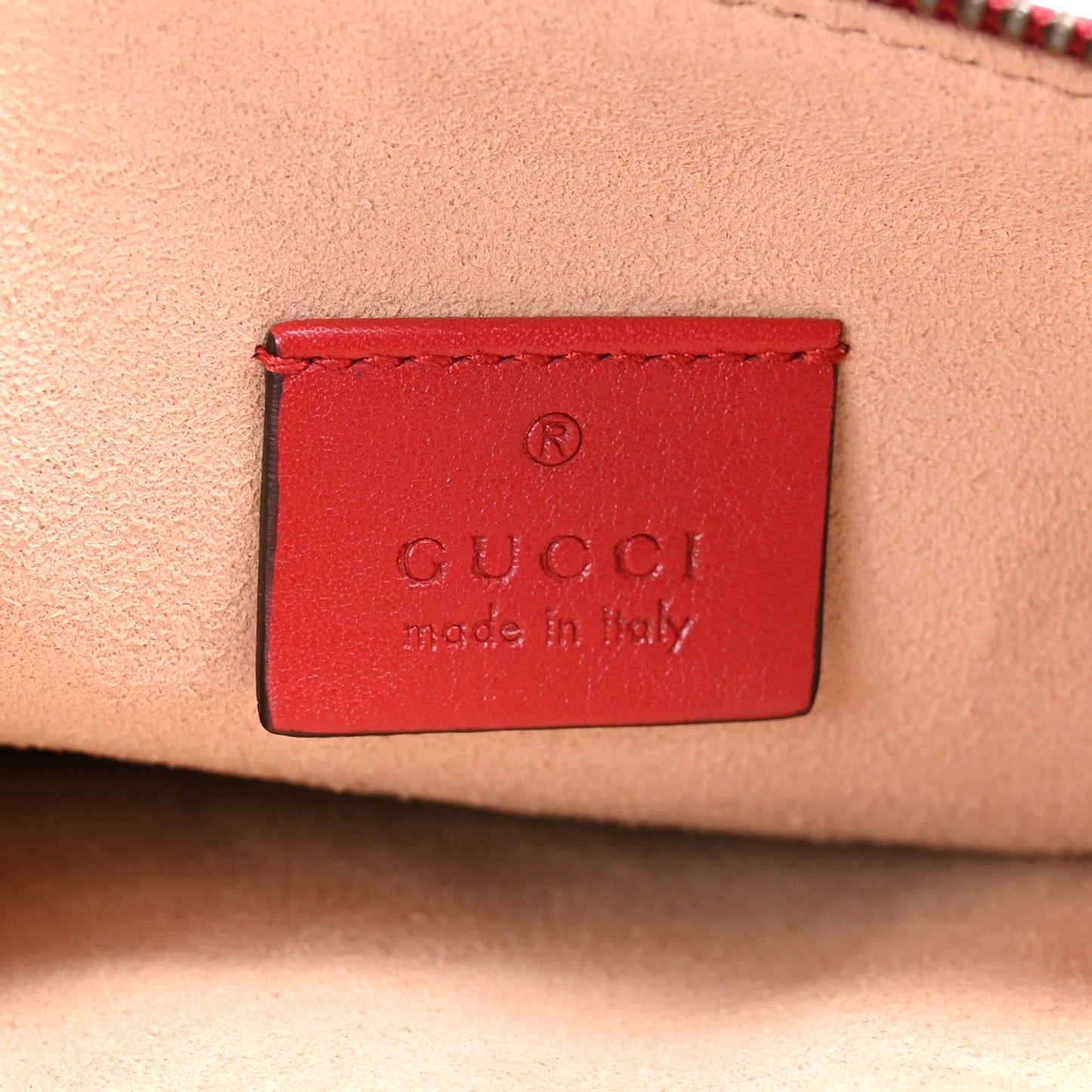 Calfskin Matelasse Small GG Marmont Double Zip Shoulder Bag Hibiscus Red