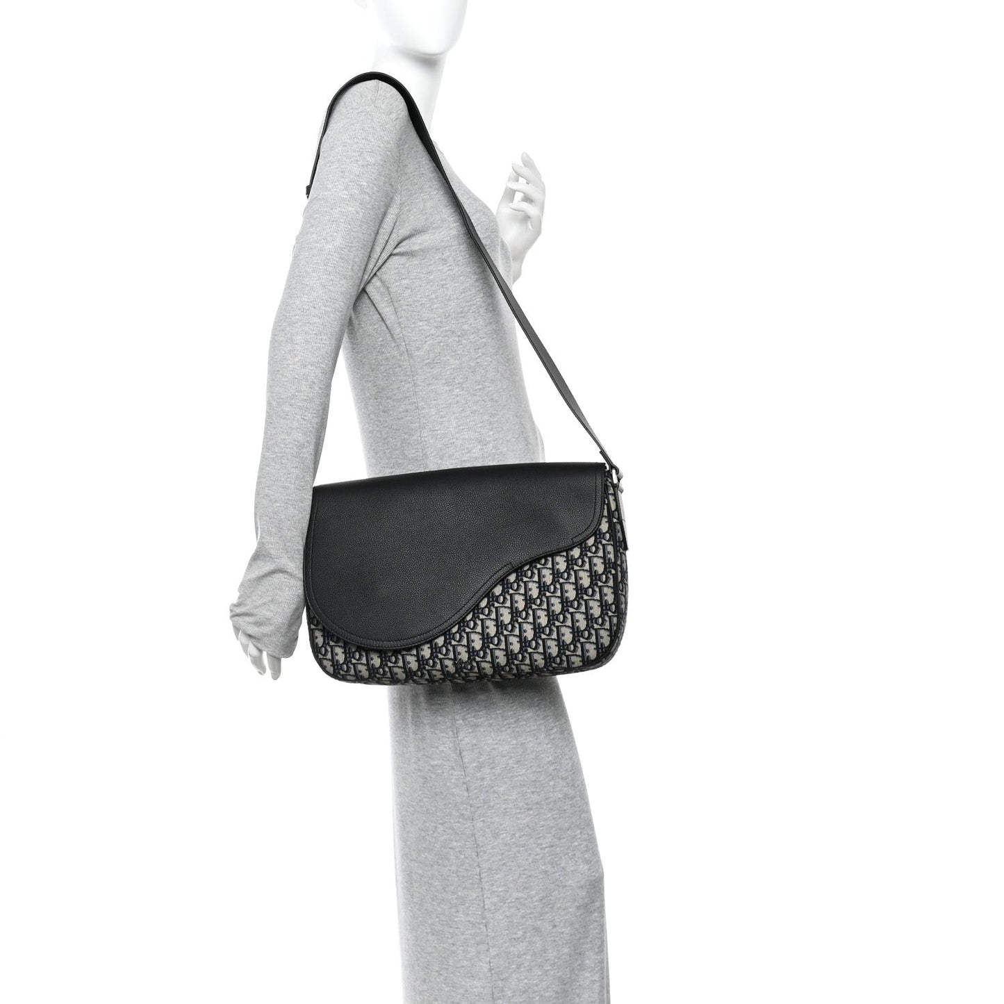 Grained Calfskin Oblique Saddle Messenger Black