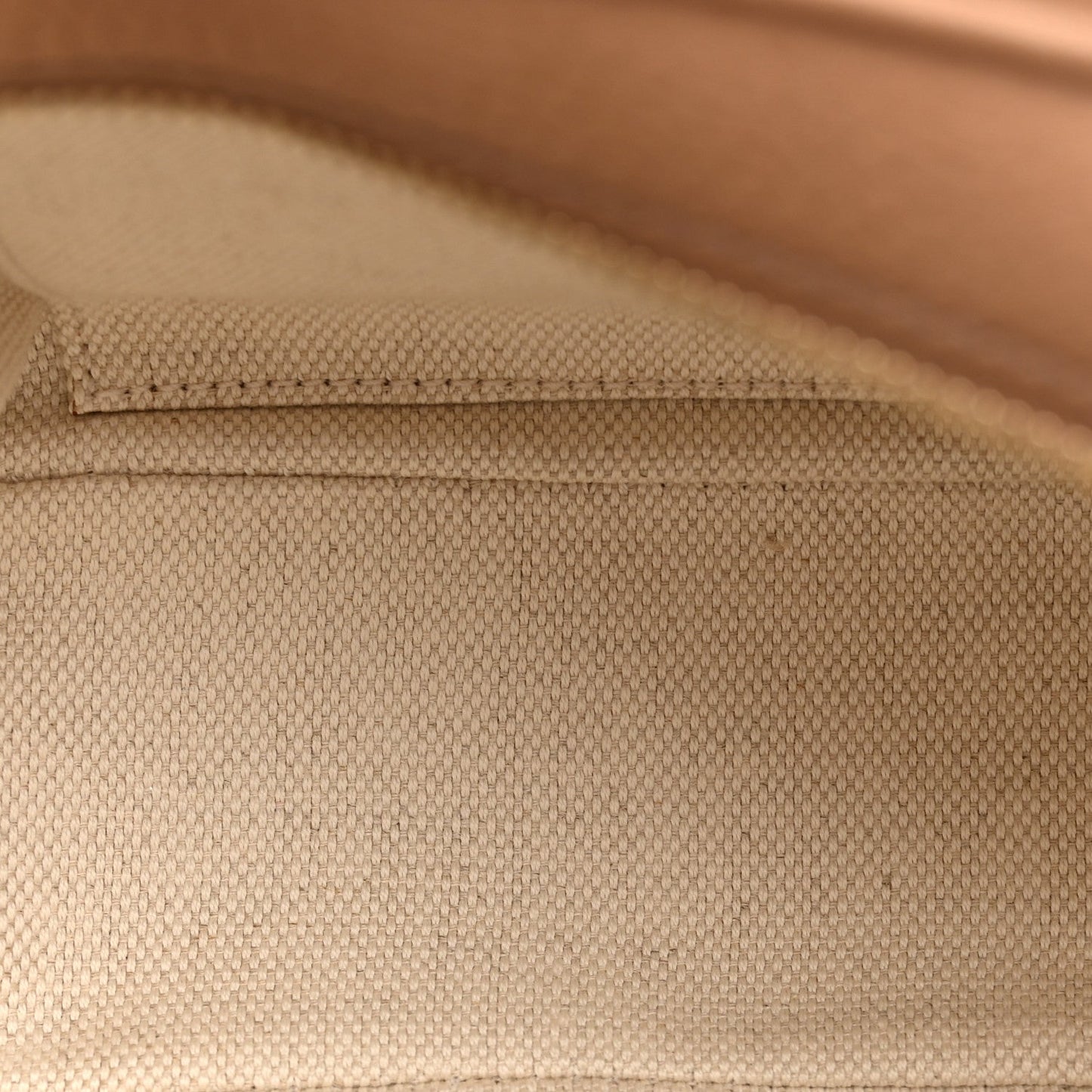 Pebbled Calfskin Small Soho Disco Bag Camelia