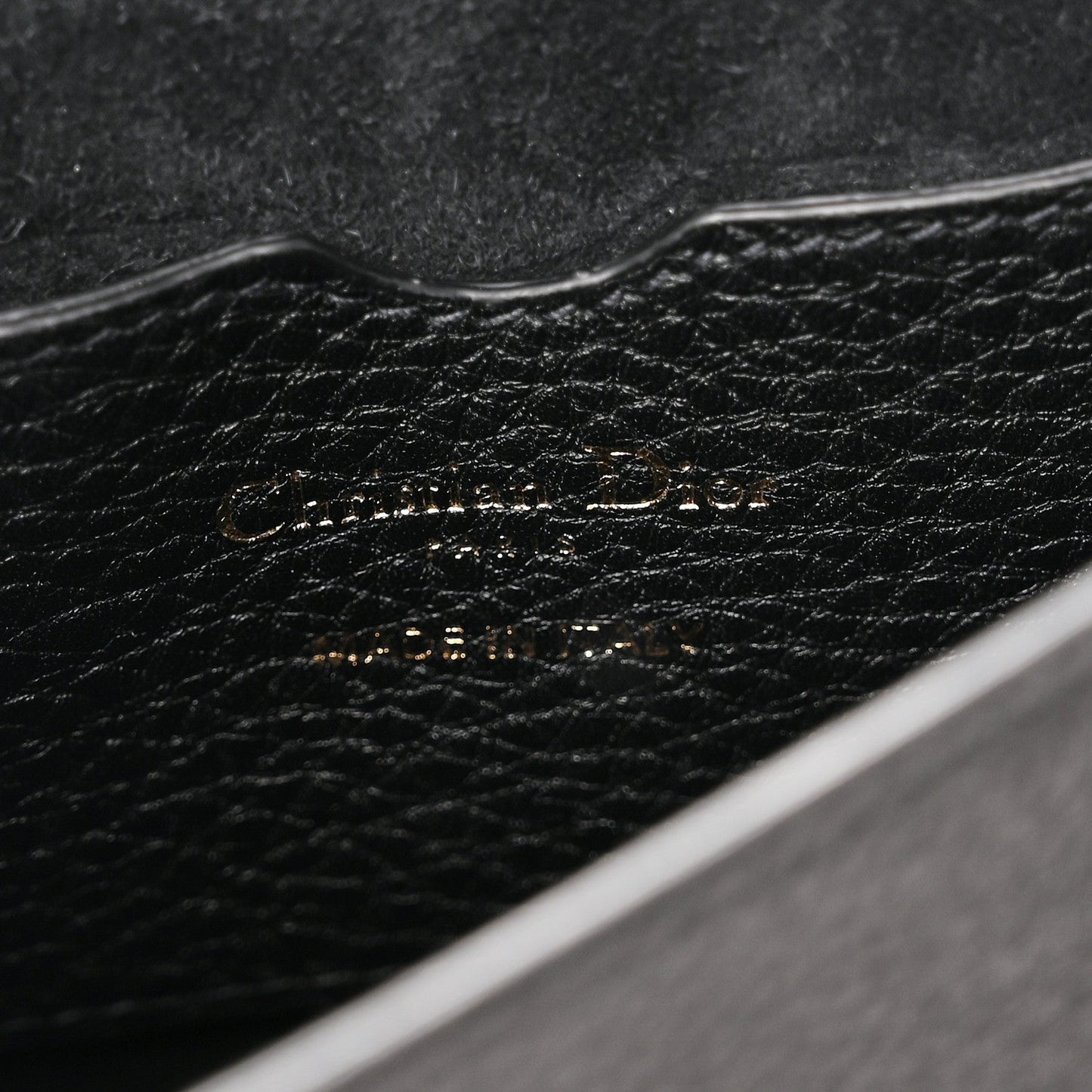 Grained Calfskin Medium Bobby Flap Black