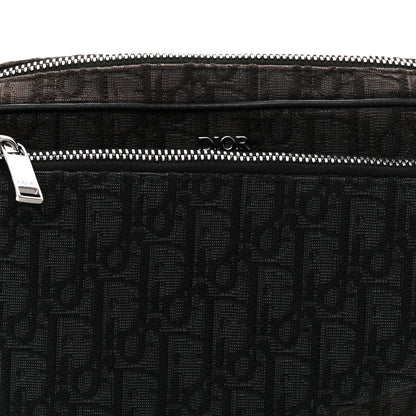 Oblique Saddle Triple Pouch Black