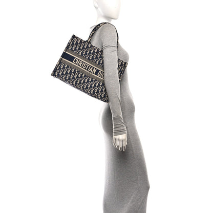Oblique Medium Book Tote Blue Multicolor