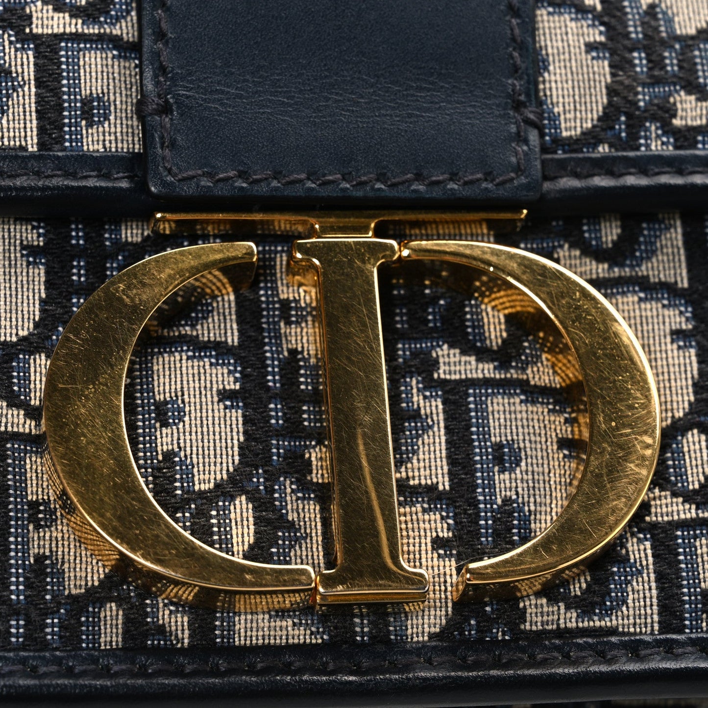 Oblique 30 Montaigne Flap Bag Blue