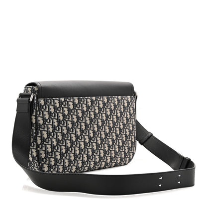 Grained Calfskin Oblique Saddle Messenger Black