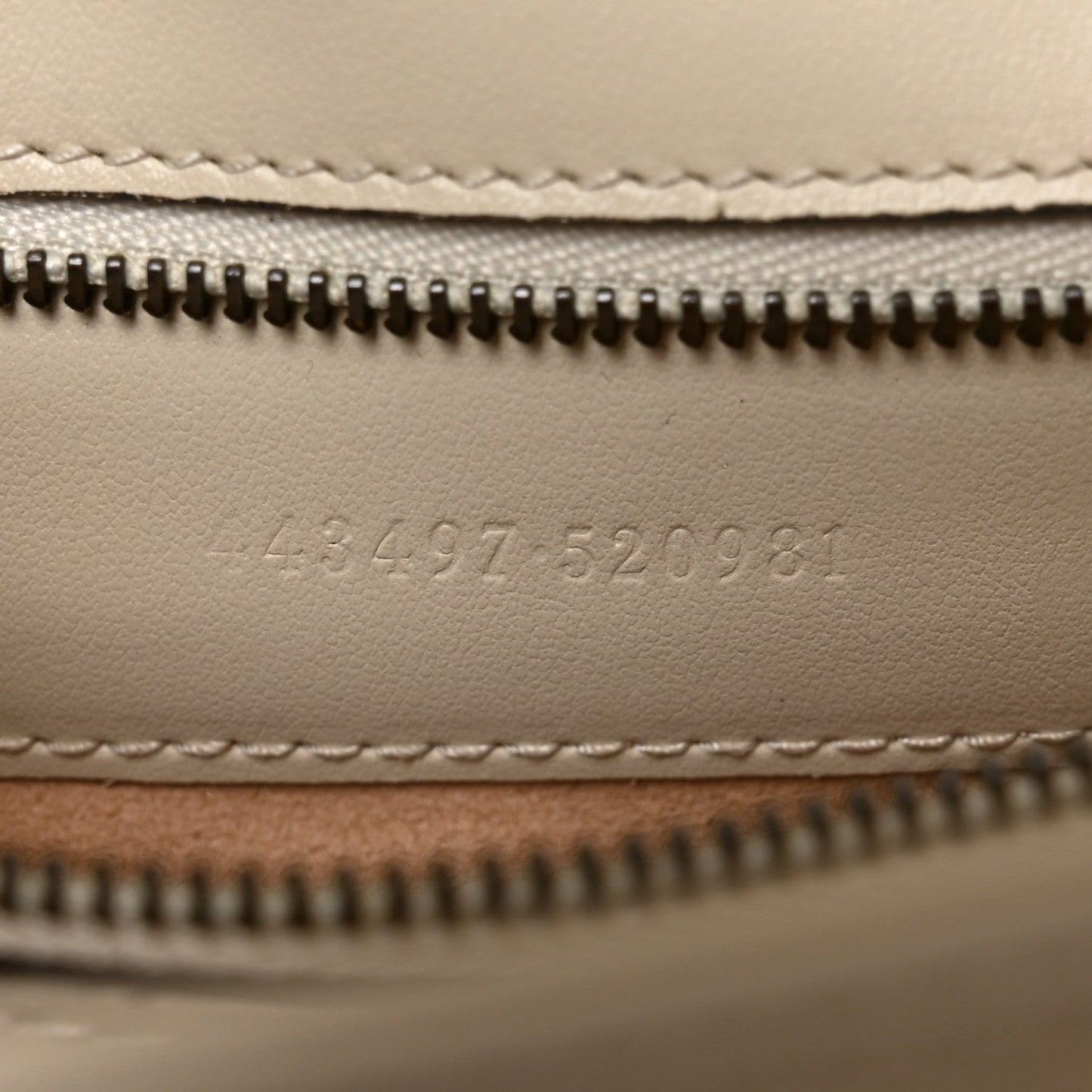 Calfskin Matelasse Small GG Marmont Shoulder Bag White